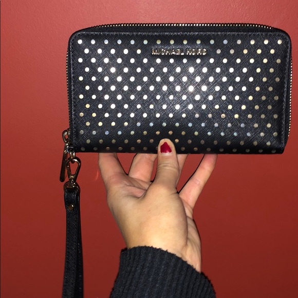 Michael Kors Handbags - Michael Kors limited edition wristlet